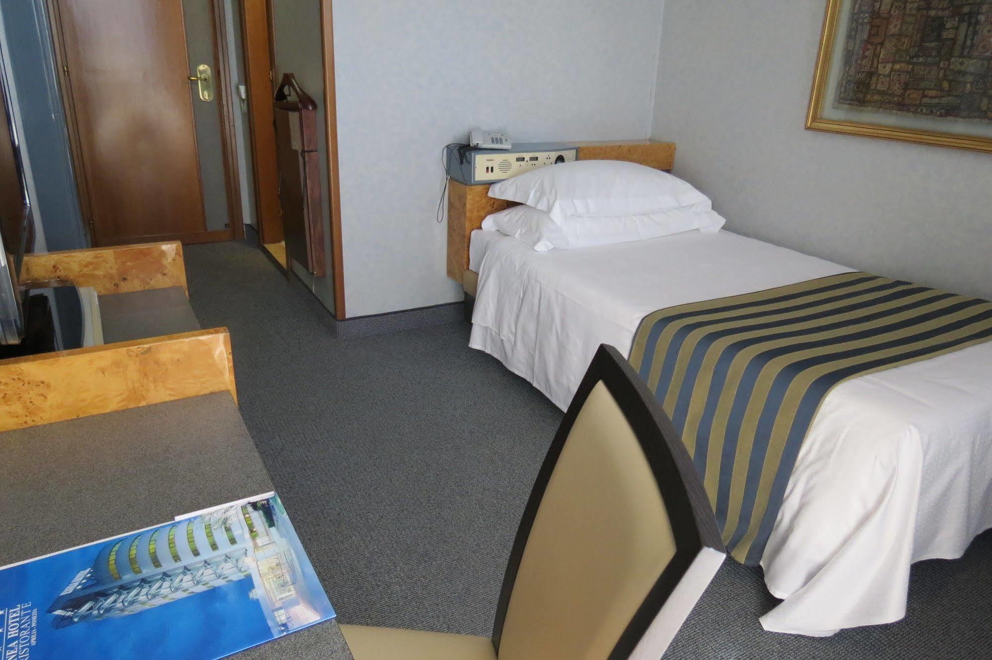 Enea Hotel Pomezia Εξωτερικό φωτογραφία